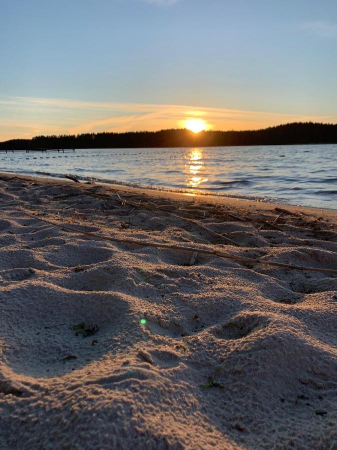 Вилла Schadzka W Dwunastce Z Widokiem Na Jezioro Борск Экстерьер фото